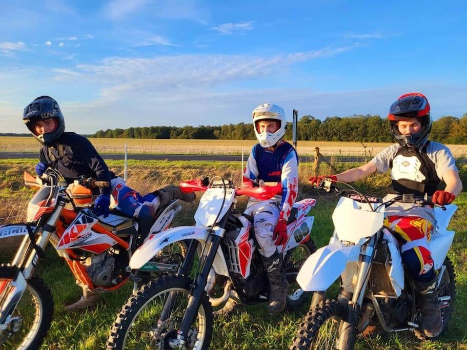Gite Au Haras D'Agathe Et Ses Princes Les Barils Extérieur photo